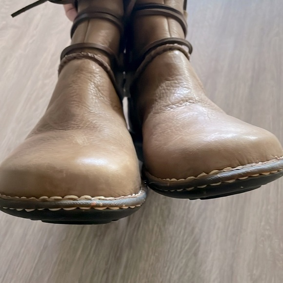 UGG 'Caspia' Winter Boots Women's size 8 Bohemian Leather Comfortable Outdoor - Picture 10 of 13